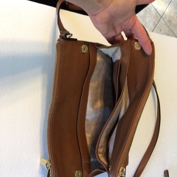 Michael Kors doble zip cross body πππΈπ - Picture 3 of 8